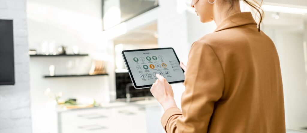 Smart Home Technology for Electricians: Sell with Confidence